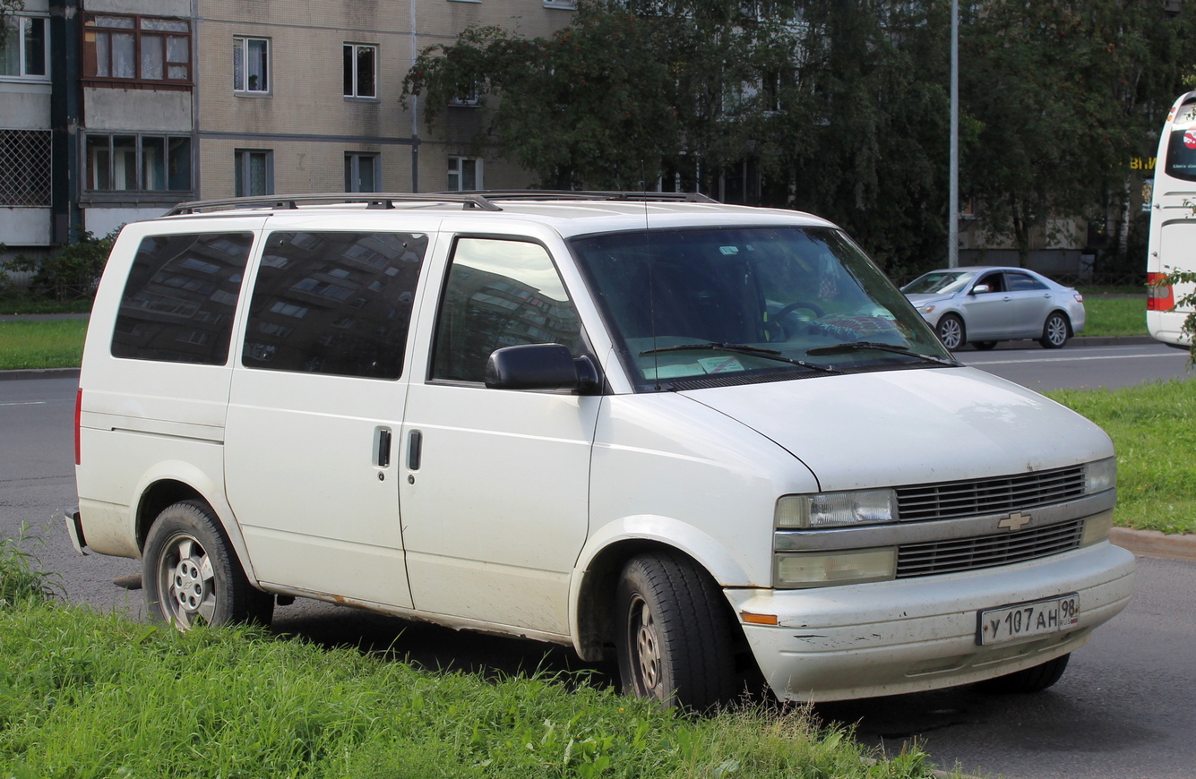 Санкт-Петербург, № У 107 АН 98 — Chevrolet Astro (2G) '95-05