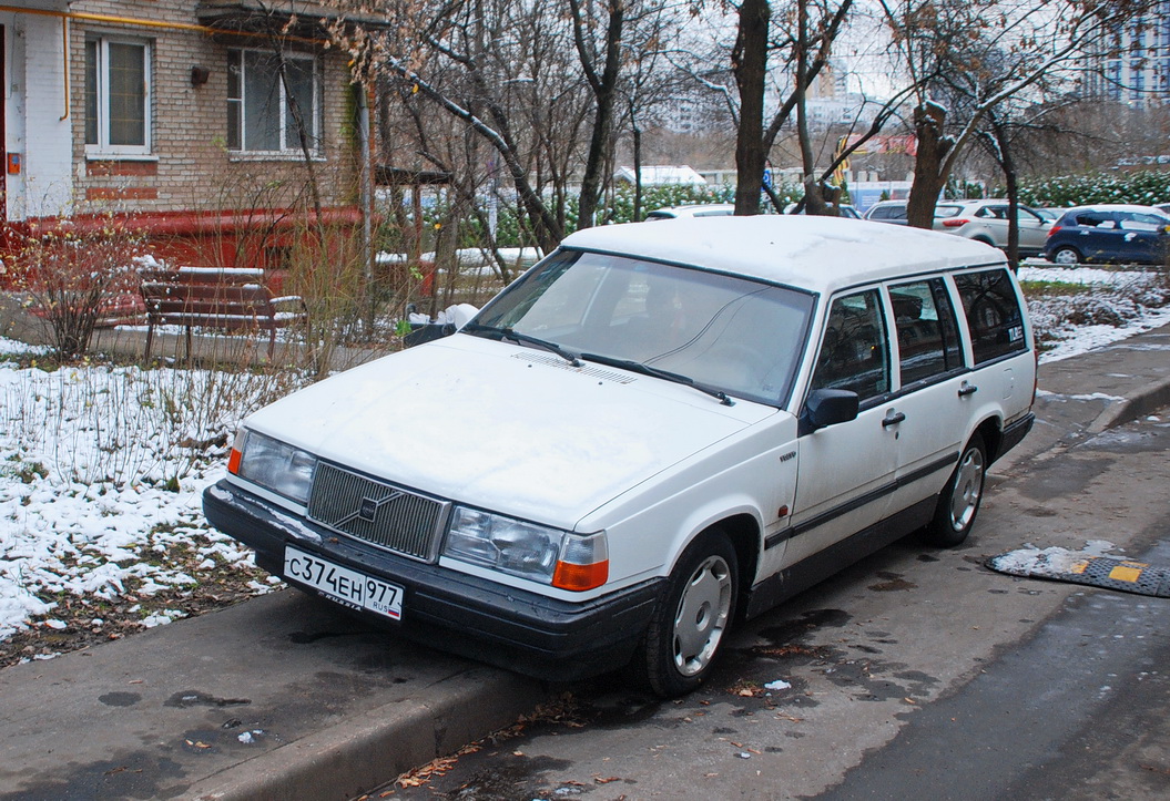 Москва, № С 374 ЕН 977 — Volvo 940 '90-98