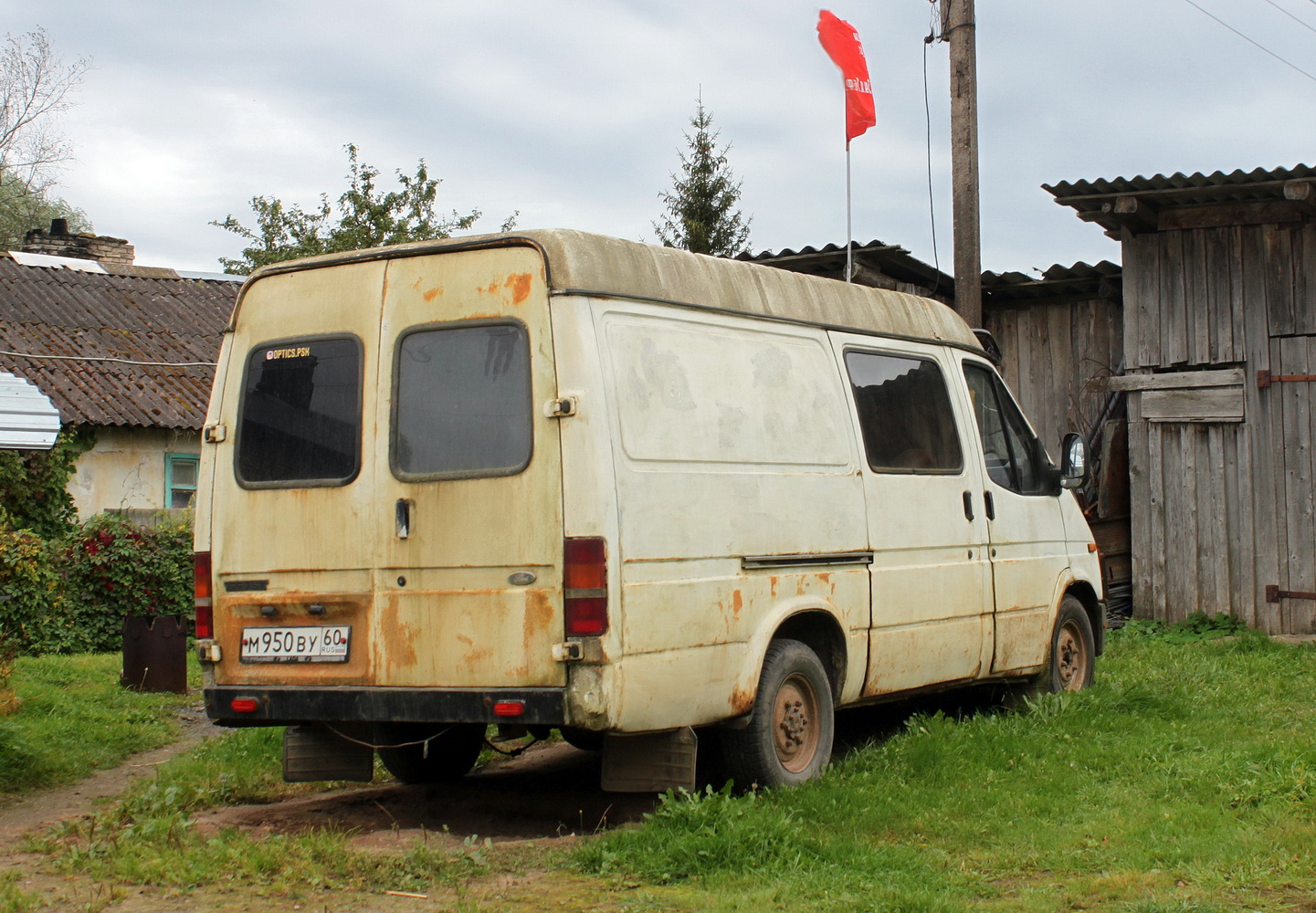 Псковская область, № М 950 ВУ 60 — Ford Transit (3G) '86-94