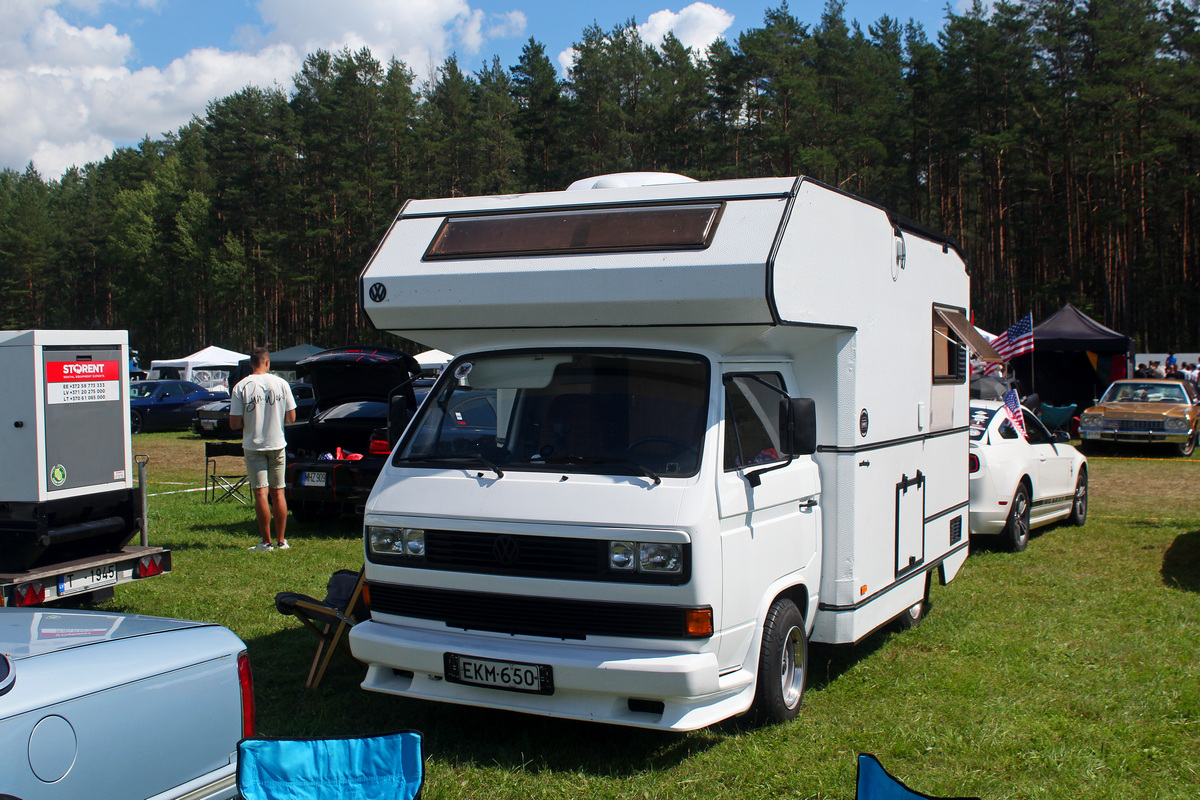 Финляндия, № EKM-650 — Volkswagen Typ 2 (T3) '79-92; Литва — American Spirit 2025