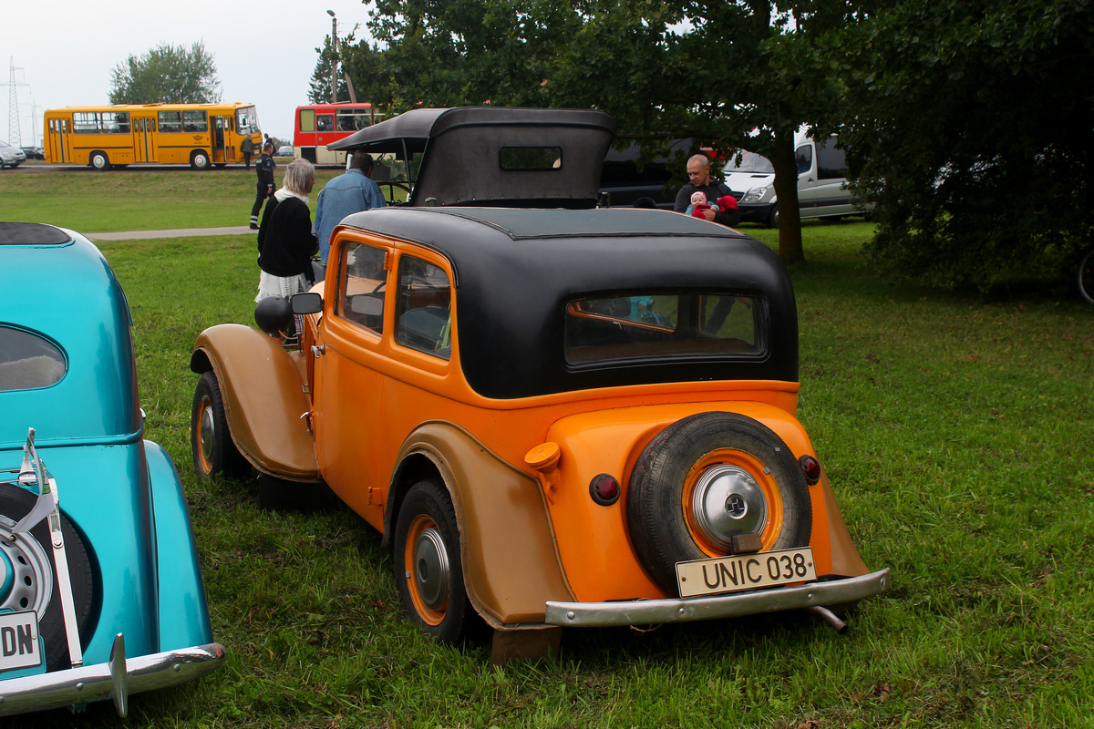 Эстония, № UNIC 038 — Adler Trumpf Junior '36-41; Литва — Baltijos kelias 35