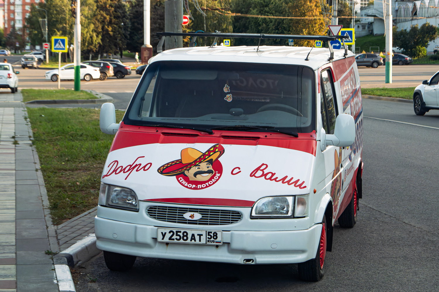 Пензенская область, № У 258 АТ 58 — Ford Transit (3G, facelift) '94-00; Пензенская область — Автомобили-рекламные щиты