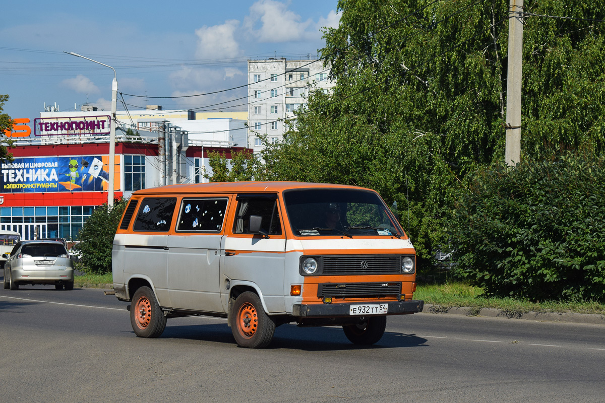 Алтайский край, № Е 932 ТТ 54 — Volkswagen Typ 2 (T3) '79-92