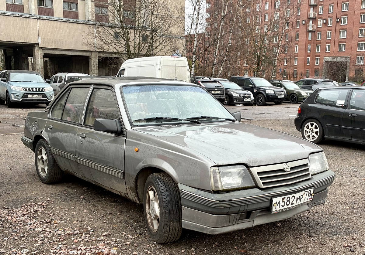 Санкт-Петербург, № М 582 МР 78 — Opel Ascona (C) '81-88