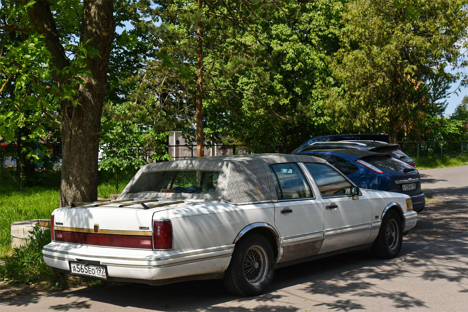 Москва, № А 565 ЕО 197 — Lincoln Town Car (2G) '90-97