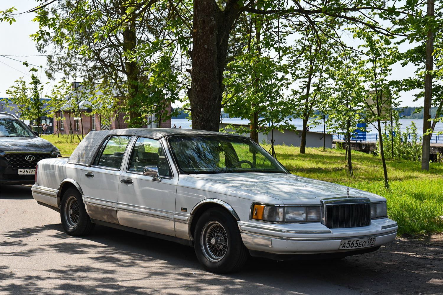 Москва, № А 565 ЕО 197 — Lincoln Town Car (2G) '90-97
