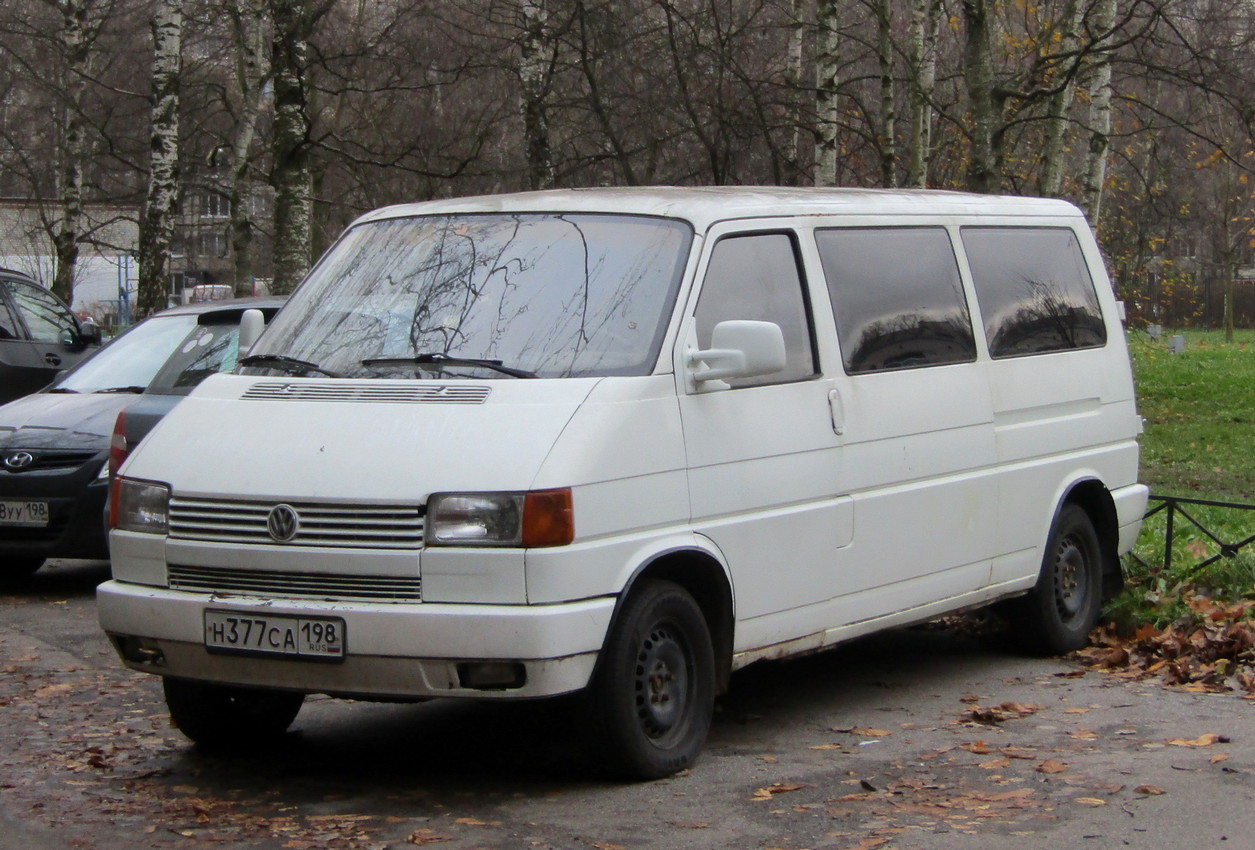Санкт-Петербург, № Н 377 СА 198 — Volkswagen Typ 2 (T4) '90-03
