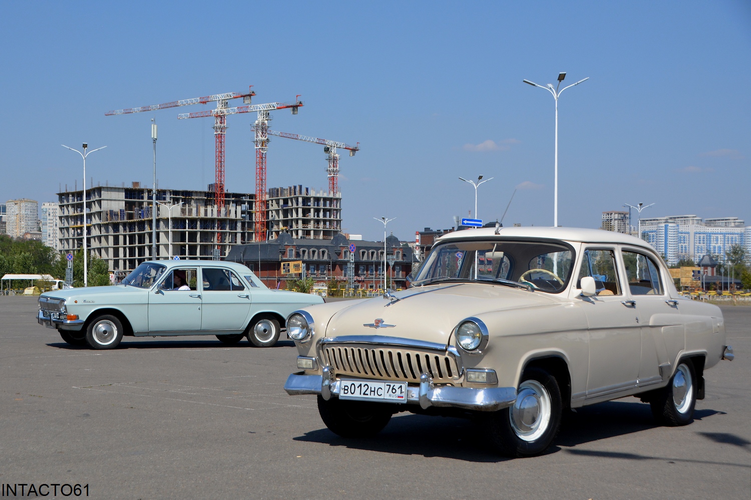 Ростовская область, № В 012 НС 761 — ГАЗ-М-21И Волга '58-62; Ростовская область — День государственного флага России 2025