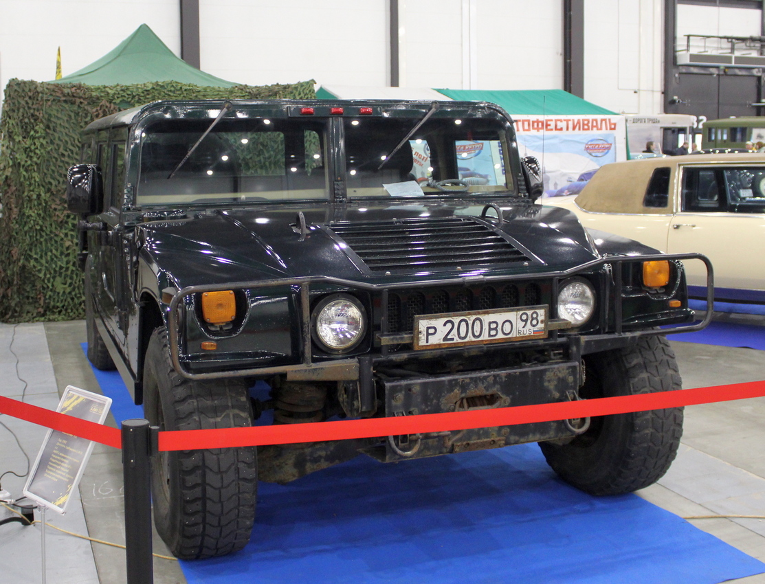 Санкт-Петербург, № Р 200 ВО 98 — Hummer H1 '92-06; Санкт-Петербург — Олдтаймер-Галерея Ильи Сорокина