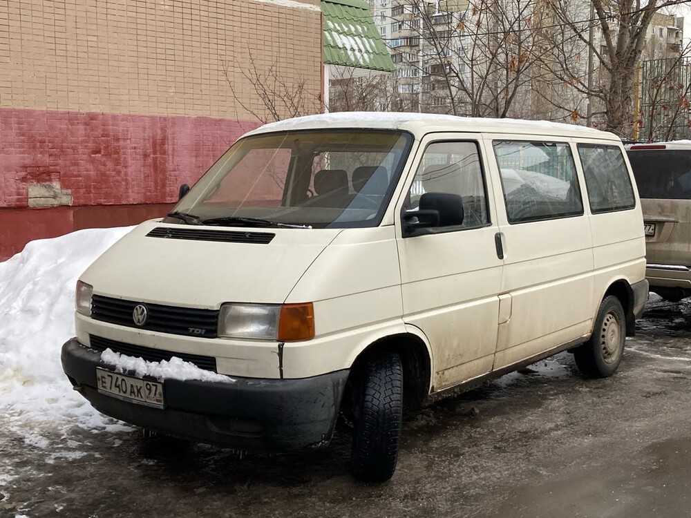 Москва, № Е 740 АК 97 — Volkswagen Typ 2 (T4) '90-03