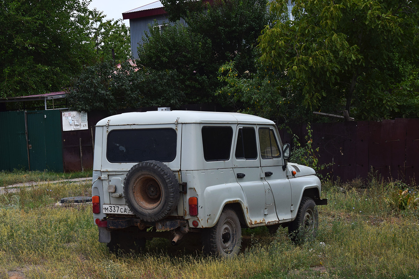 Волгоградская область, № М 337 СА 34 — УАЗ-31512 '85-03