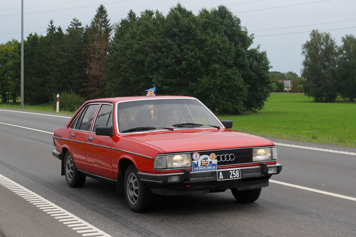 Эстония, № A 258 — Audi 100 (C2) '76-83; Литва — Baltijos kelias 35