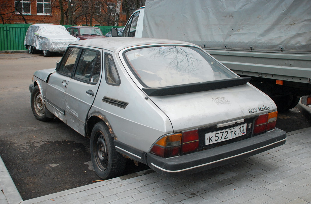 Москва, № К 572 ТК 10 — Saab 900 '78-93; Карелия — Вне региона