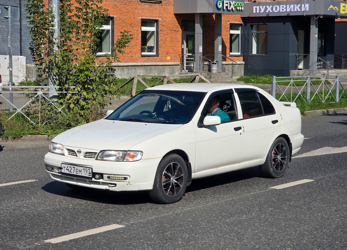 Татарстан, № Т 427 ЕМ 193 — Nissan Pulsar (N15) '95-00