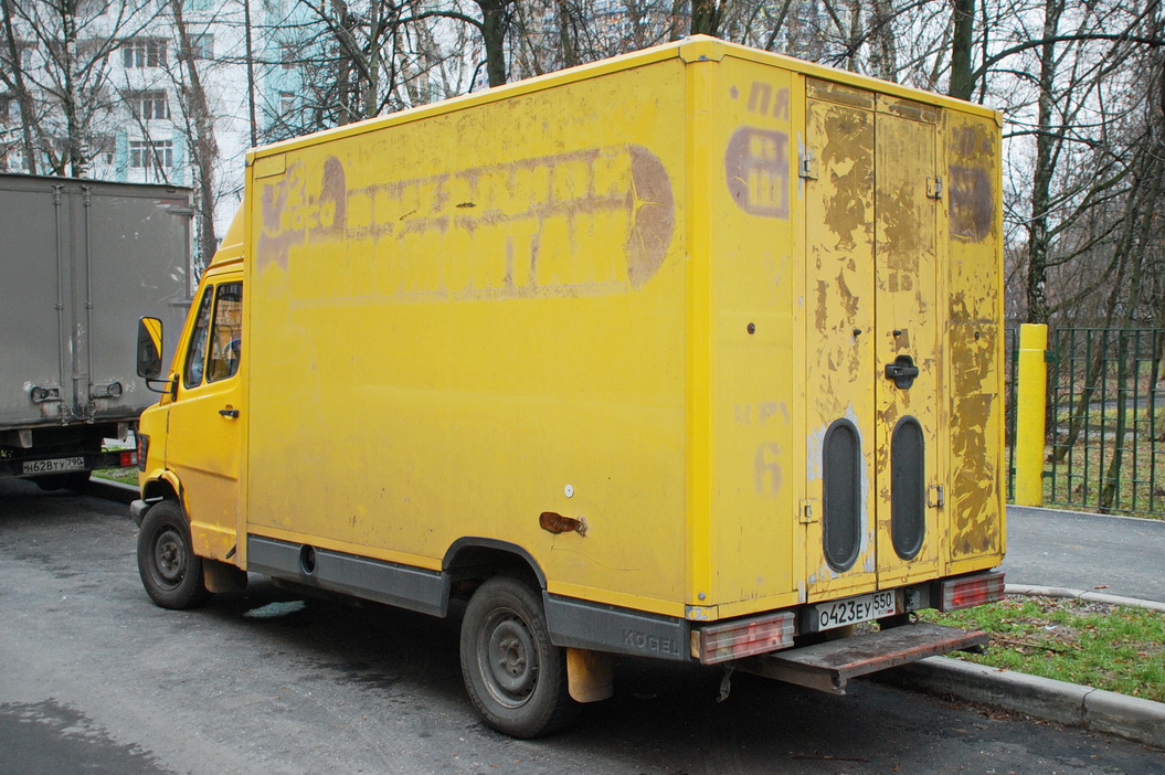 Московская область, № О 423 ЕУ 550 — Mercedes-Benz T1 308D '76-96