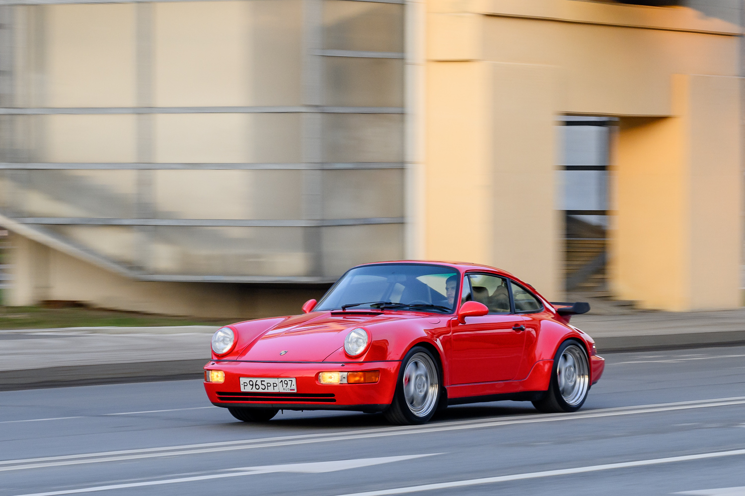 Москва, № Р 965 РР 197 — Porsche 911 (964) '88-94