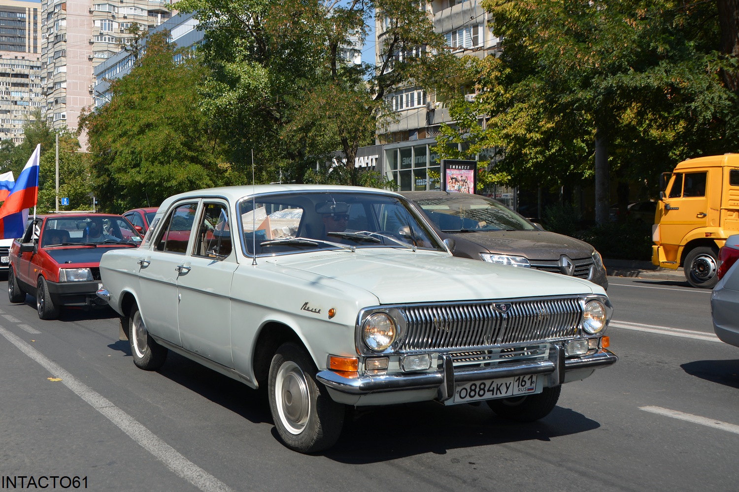 Ростовская область, № О 884 КУ 161 — ГАЗ-24 Волга '68-86; Ростовская область — День государственного флага России 2025