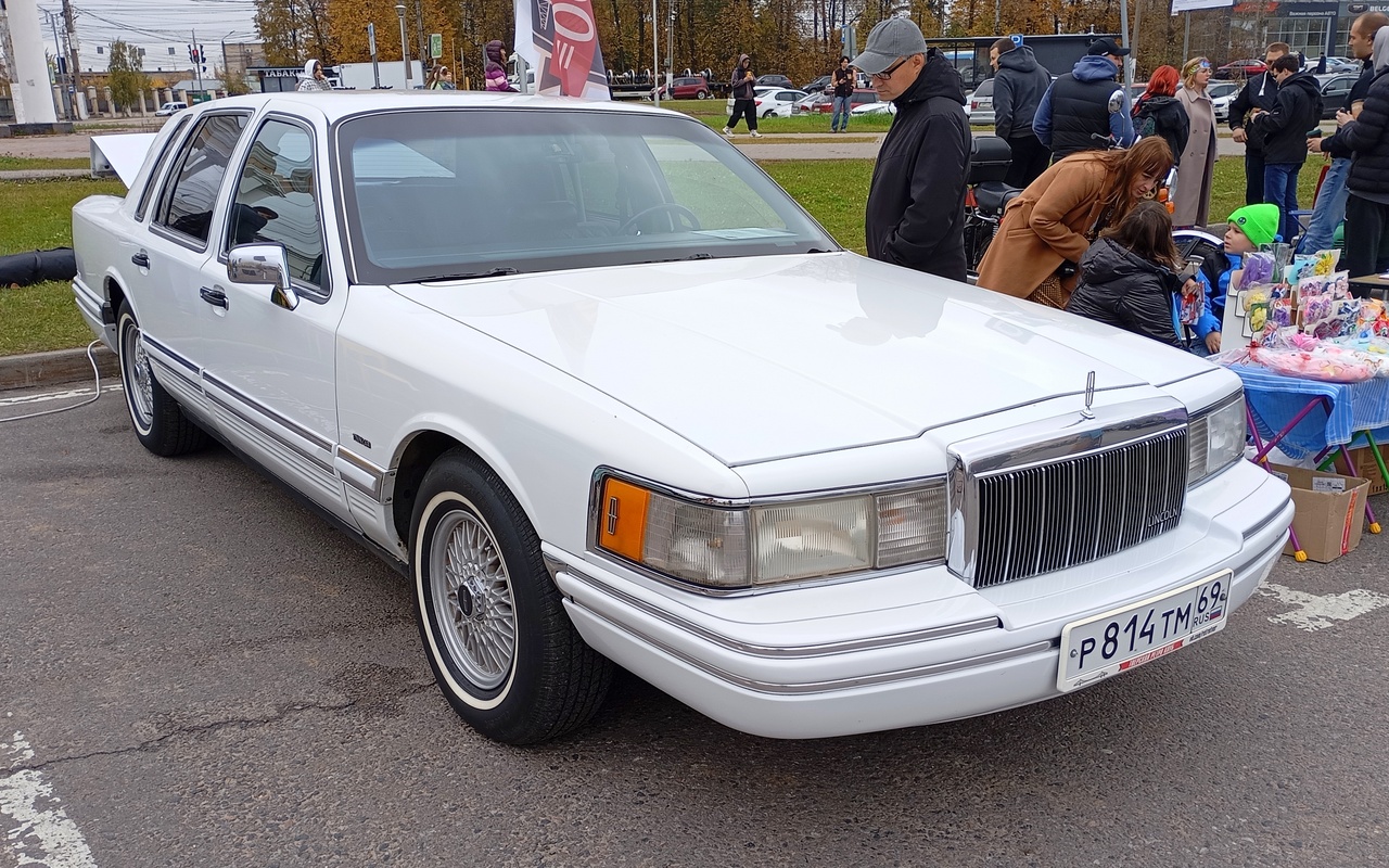 Тверская область, № Р 814 ТМ 69 — Lincoln Town Car (2G) '90-97; Тверская область — Закрытие сезона 2025 Тверского ретро-клуба