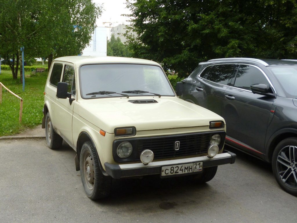 Чувашия, № С 824 МН 21 — ВАЗ-2121 Нива '77-94