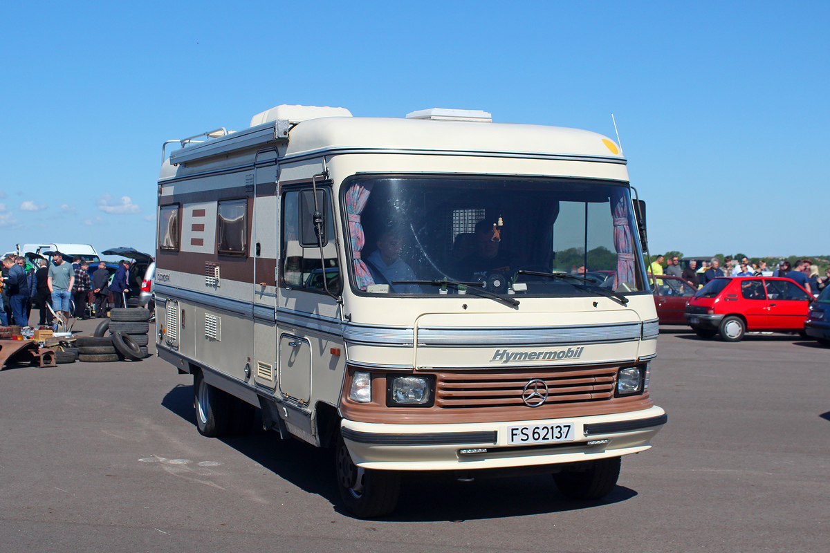 Норвегия, № FS 62137 — Mercedes-Benz T1 '76-96; Литва — Retro mugė 2025
