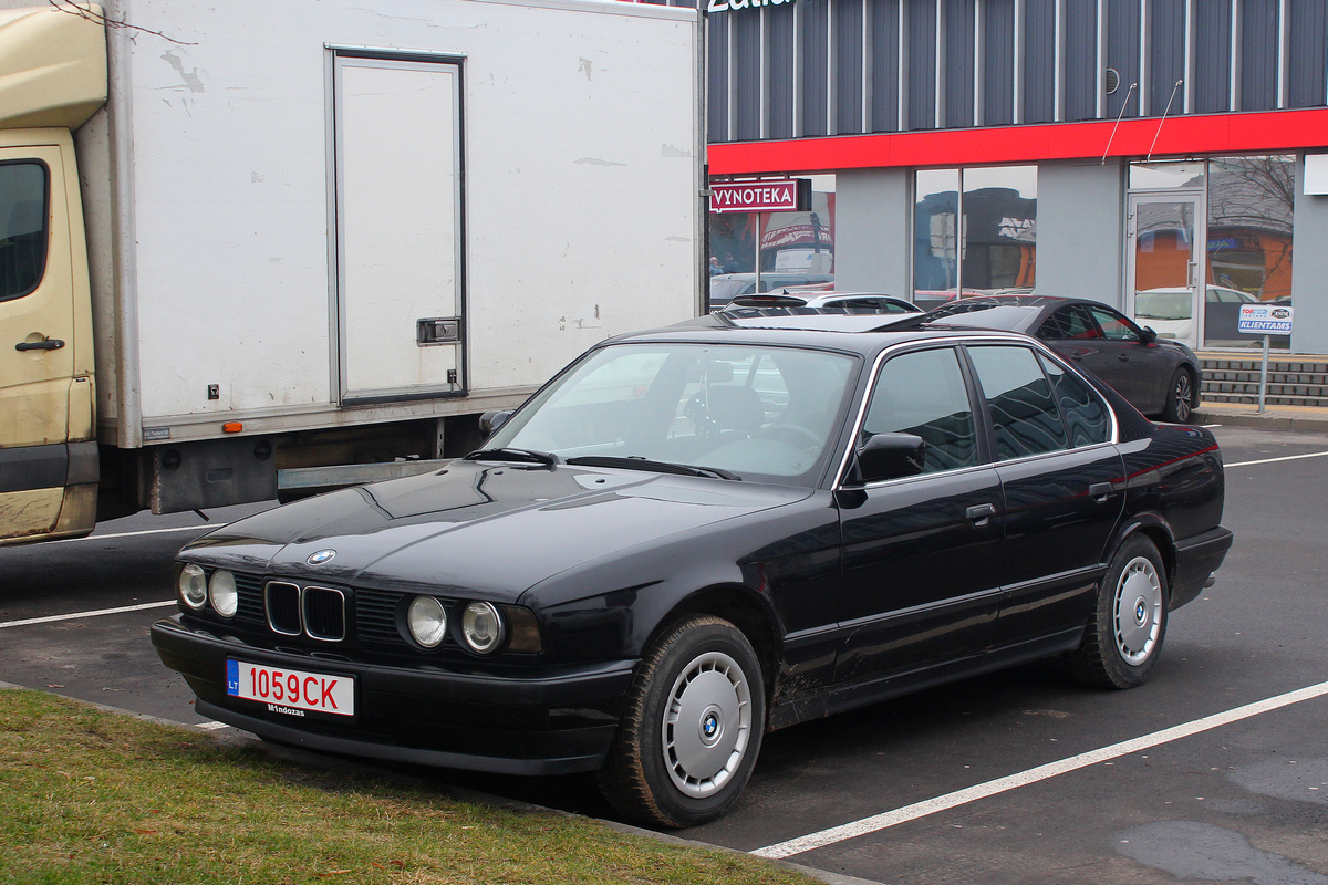 Литва, № 1059 CK — BMW 5 Series (E34) '87-96