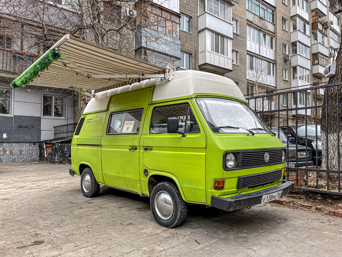 Саратовская область, № Е 138 МК 164 — Volkswagen Hochraum-Kastenwagen '79-92