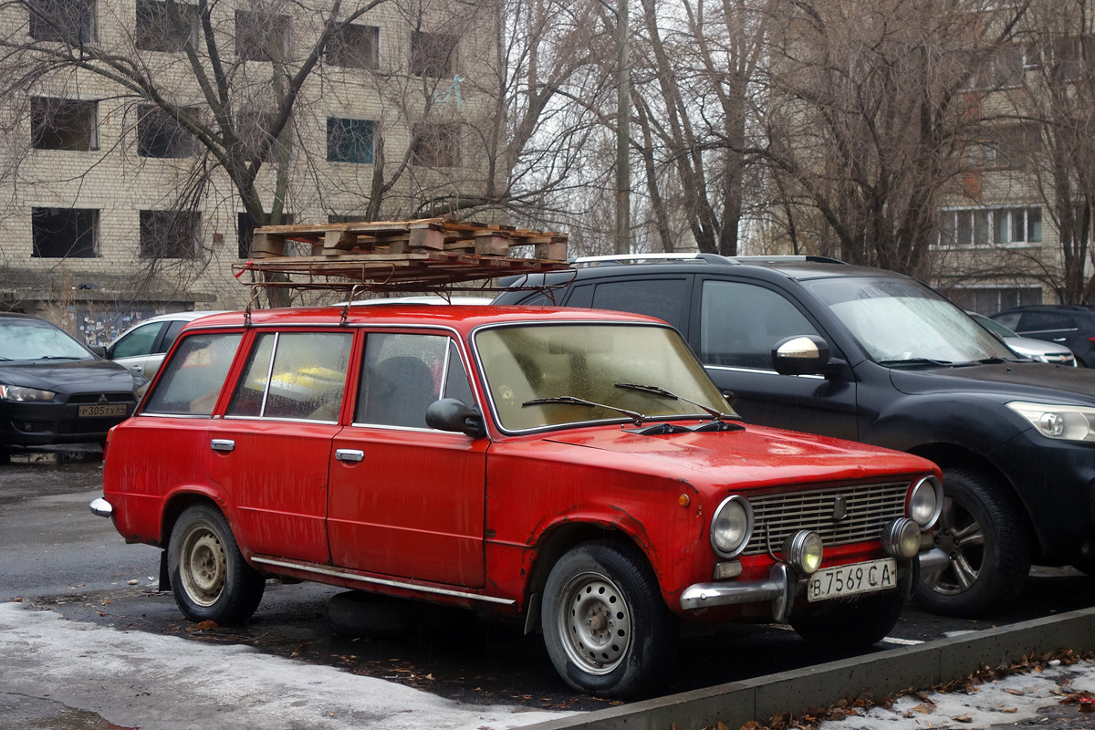 Саратовская область, № В 7569 СА — ВАЗ-2102 Жигули '71-86