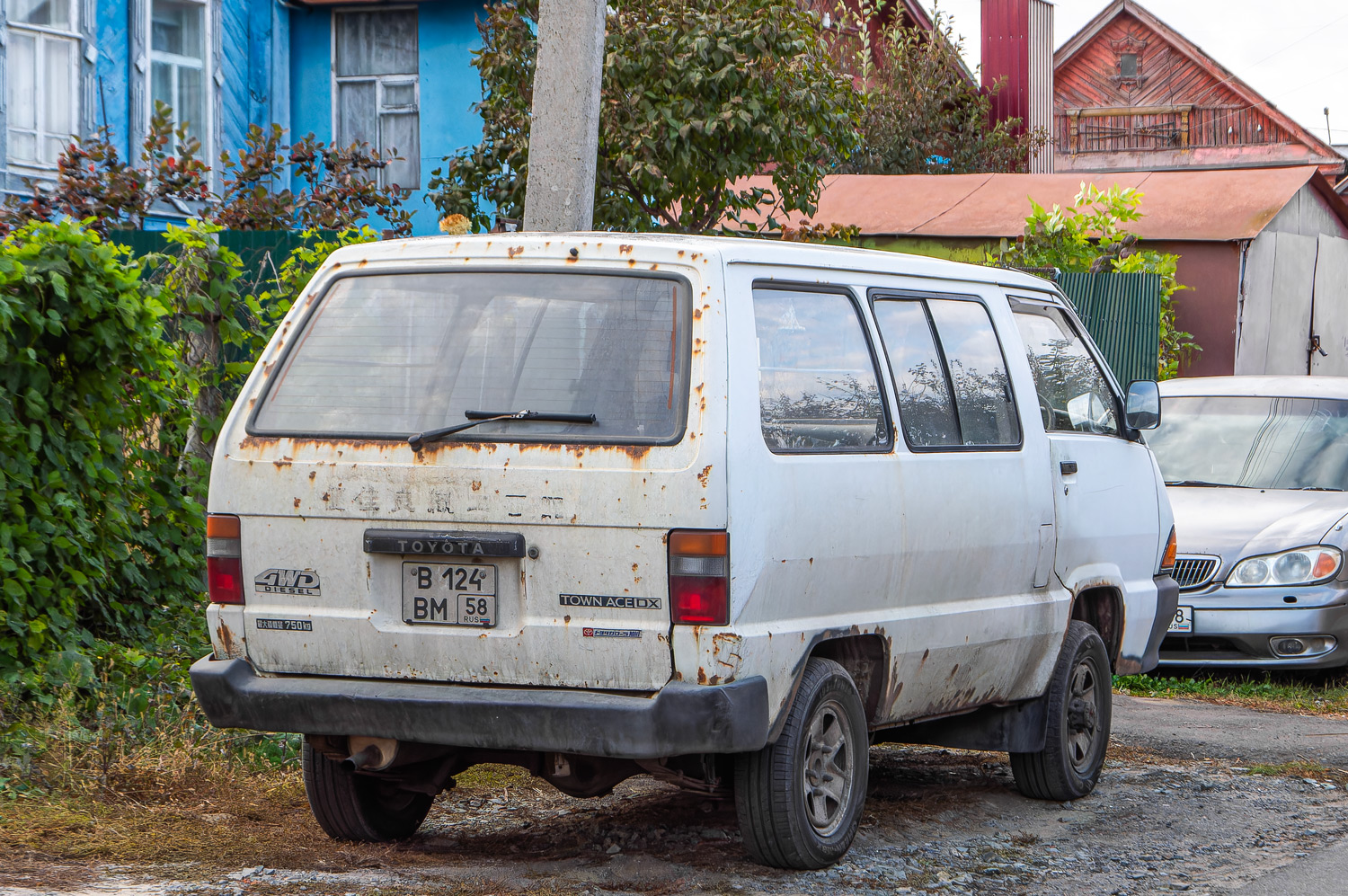 Пензенская область, № В 124 ВМ 58 — Toyota TownAce (R20/R30) '82-96