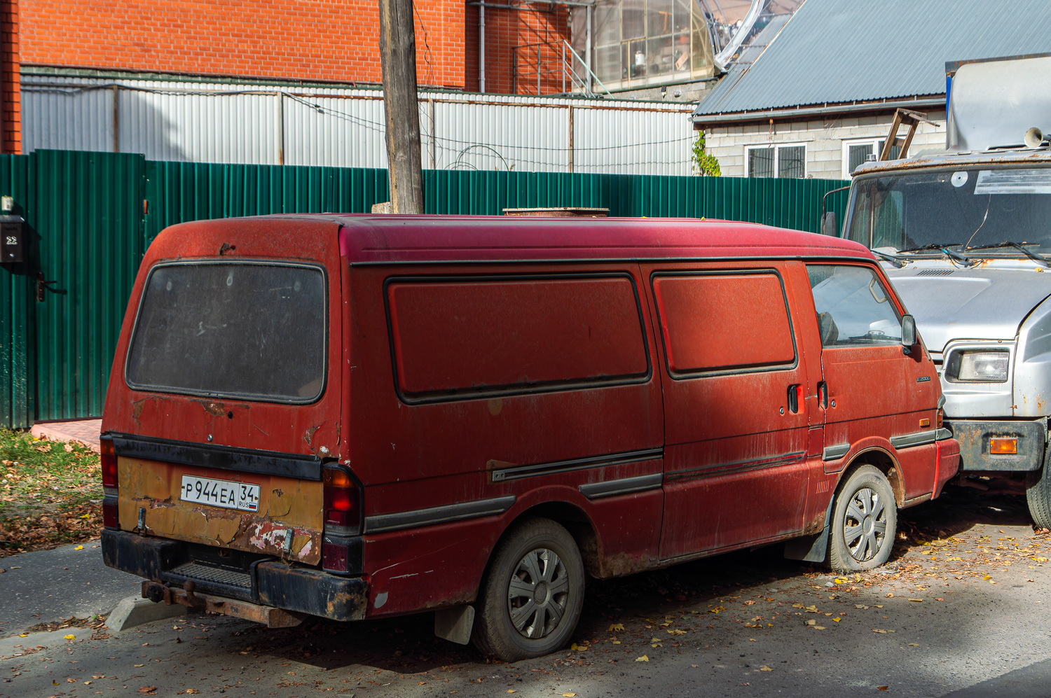 Пензенская область, № Р 944 ЕА 34 — Mazda E2000 '83-89; Волгоградская область — Вне региона