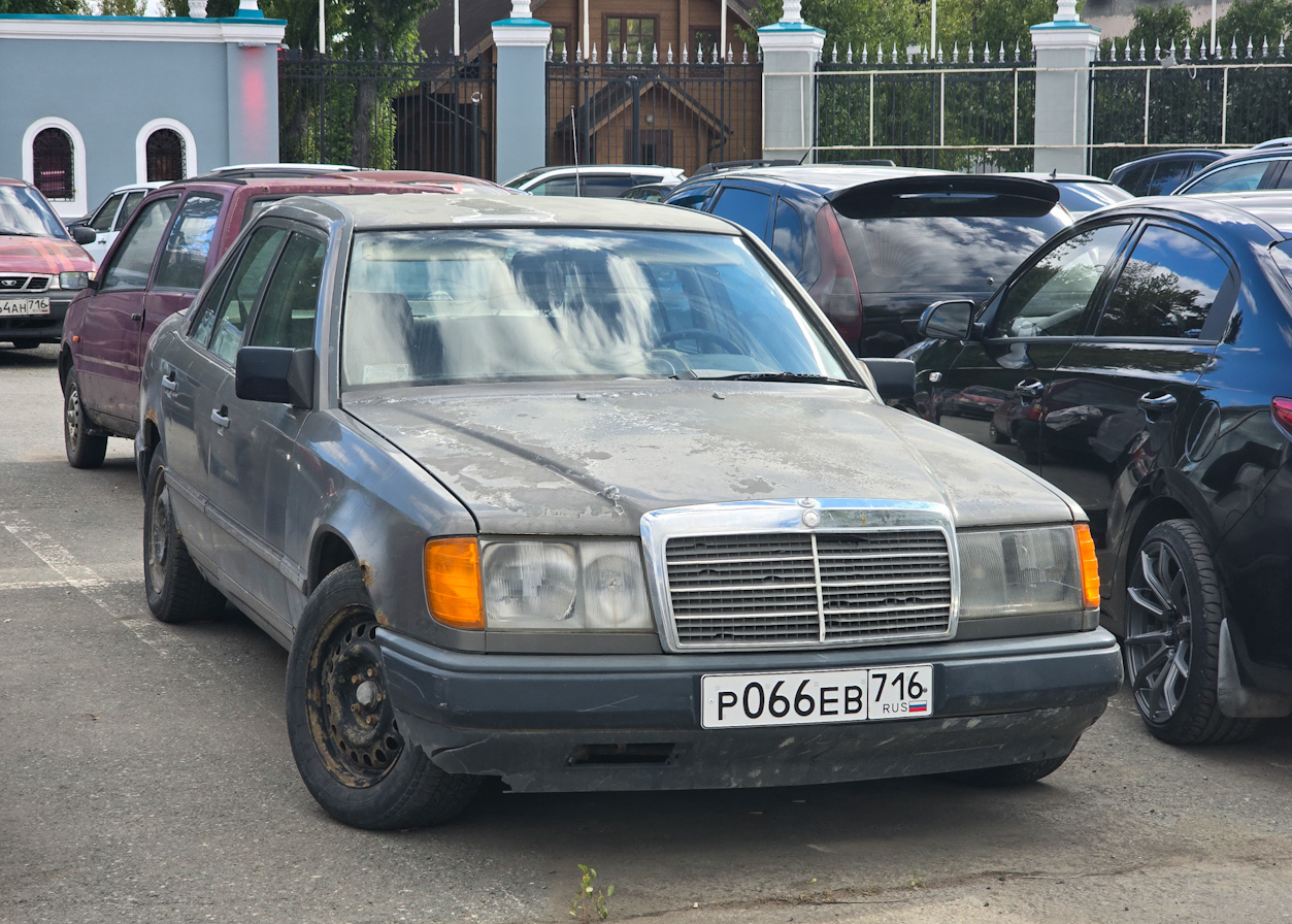 Татарстан, № Р 066 ЕВ 716 — Mercedes-Benz (W124) '84-96