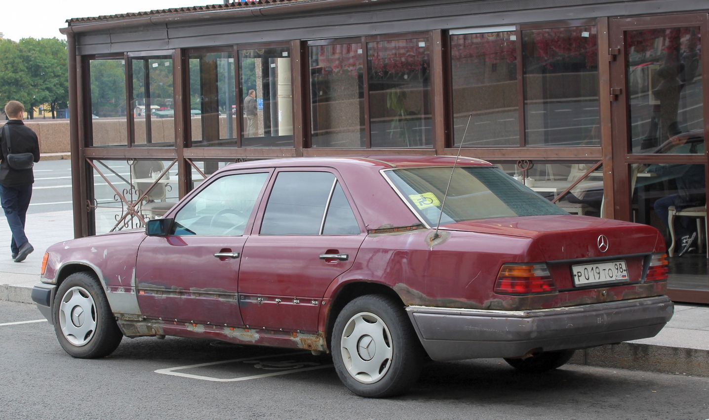 Санкт-Петербург, № Р 019 ТО 98 — Mercedes-Benz (W124) '84-96