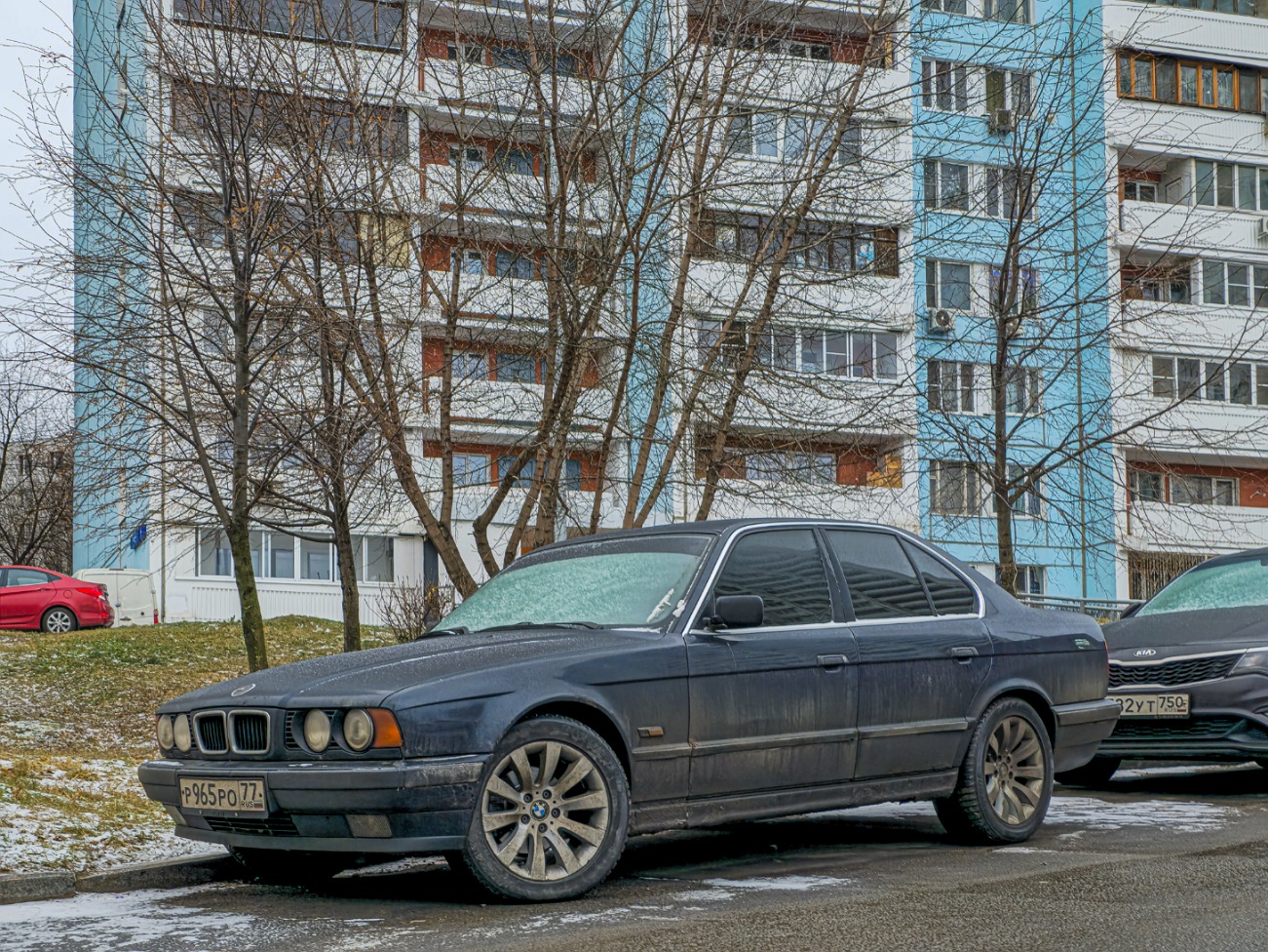Москва, № Р 965 РО 77 — BMW 5 Series (E34) '87-96