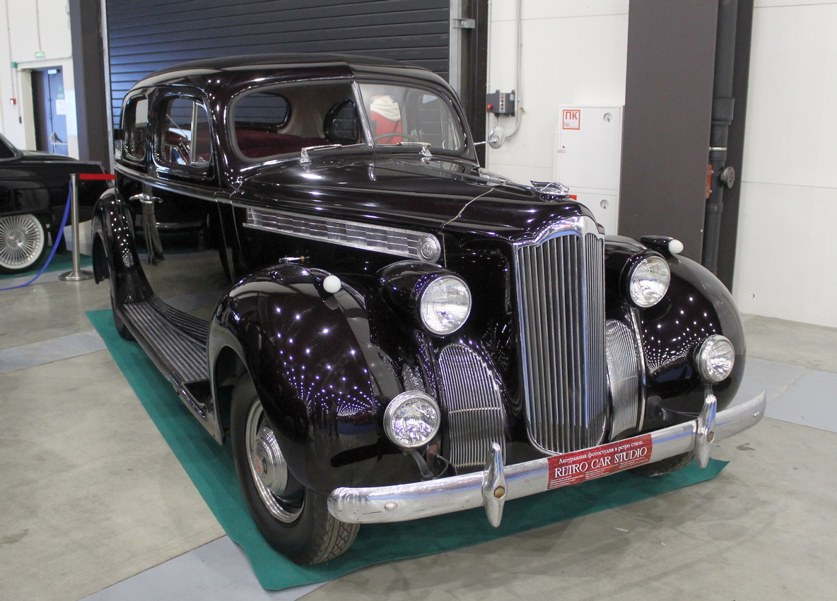 Санкт-Петербург, № (78) Б/Н 0044 — Packard 110 '40-41; Санкт-Петербург — Олдтаймер-Галерея Ильи Сорокина