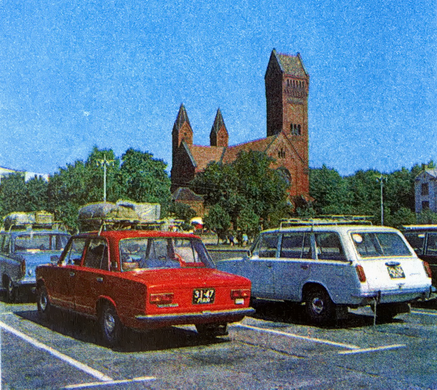 Латвия, № 31-47 ЛАЮ — ВАЗ-21011 Жигули '74-83; Калужская область, № 29-36 КЖВ — ВАЗ-2102 Жигули '71-86; Исторические фотографии (до 2000 года) (Минск)