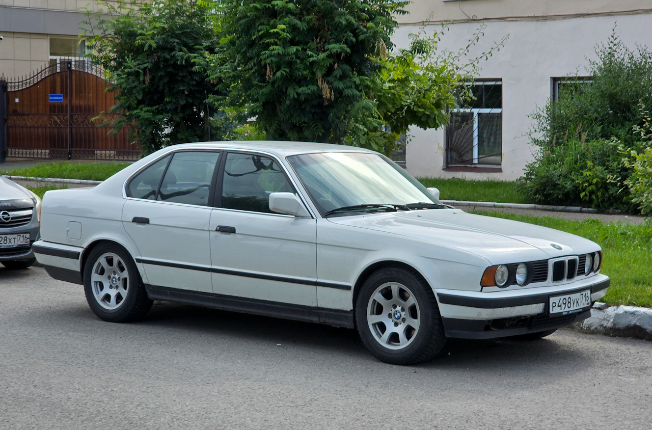 Татарстан, № Р 498 УК 716 — BMW 5 Series (E34) '87-96