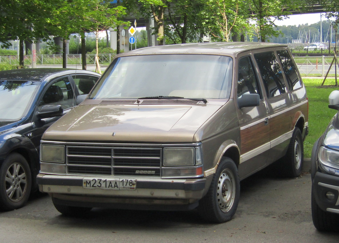 Санкт-Петербург, № М 231 АА 178 — Dodge Caravan (1G) '83-90