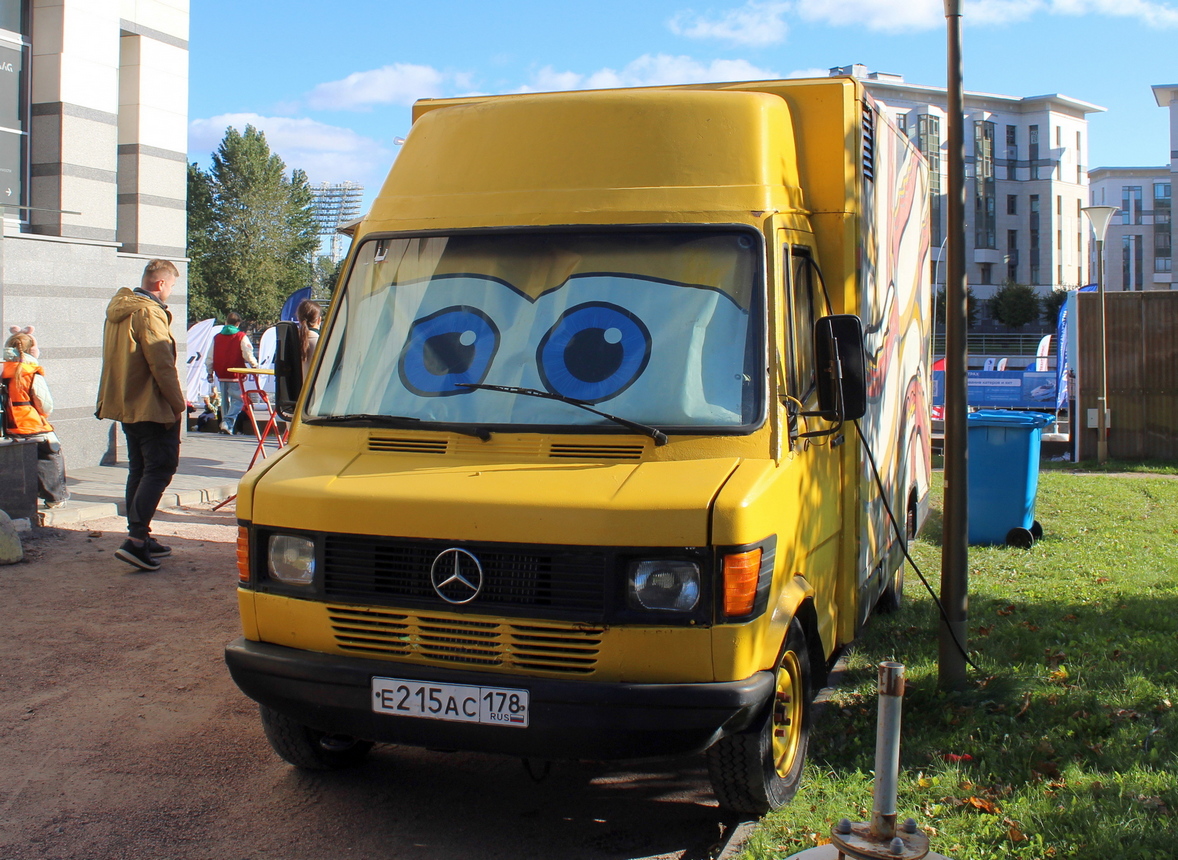 Санкт-Петербург, № Е 215 АС 178 — Mercedes-Benz T1 308D '76-96