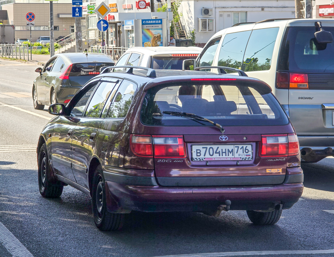 Татарстан, № В 704 НМ 716 — Toyota Caldina (T190) '92-02