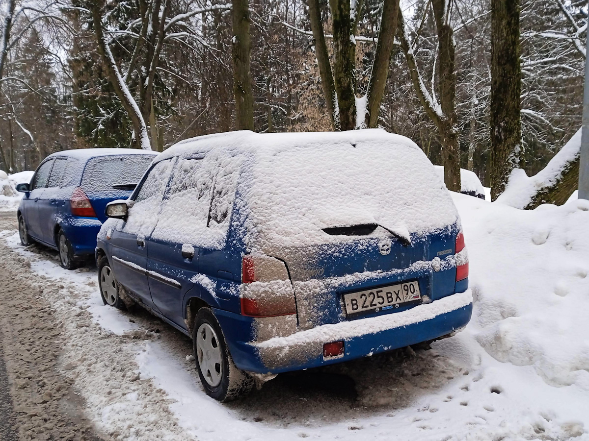 Москва, № В 225 ВХ 90 — Mazda Demio (1G) '96-99
