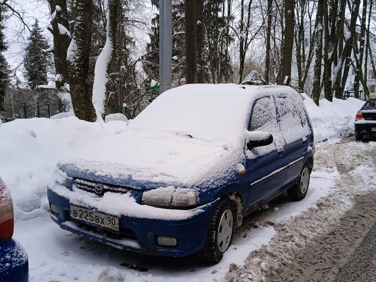 Москва, № В 225 ВХ 90 — Mazda Demio (1G) '96-99