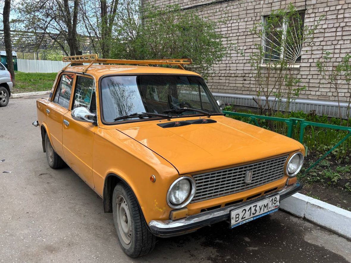 Удмуртия, № В 213 УМ 18 — ВАЗ-21013 Жигули '77-88