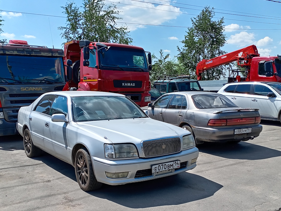 Саха (Якутия), № Е 070 ВМ 14 — Toyota Crown Majesta (S150) '95-99