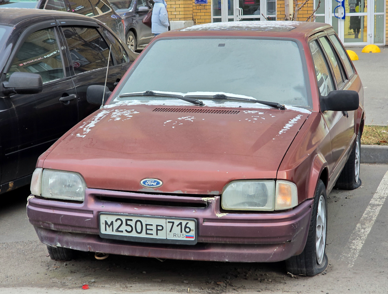 Татарстан, № М 250 ЕР 716 — Ford Escort MkIV '86-92
