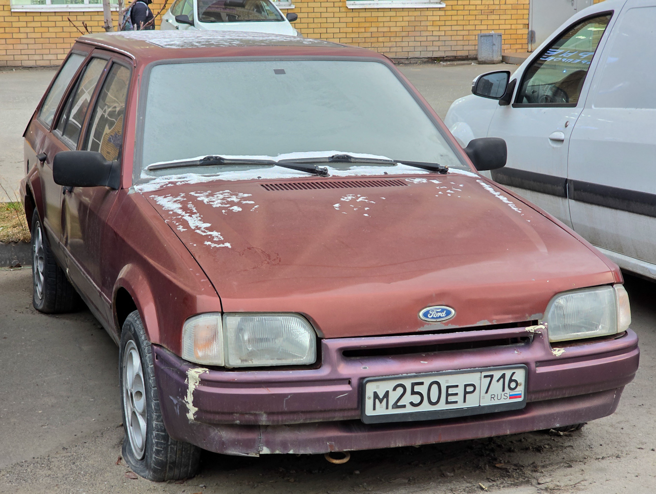 Татарстан, № М 250 ЕР 716 — Ford Escort MkIV '86-92
