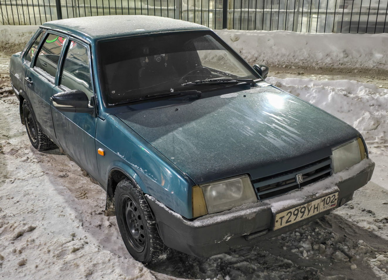 Татарстан, № Т 299 УН 102 — ВАЗ-21099 '90-04