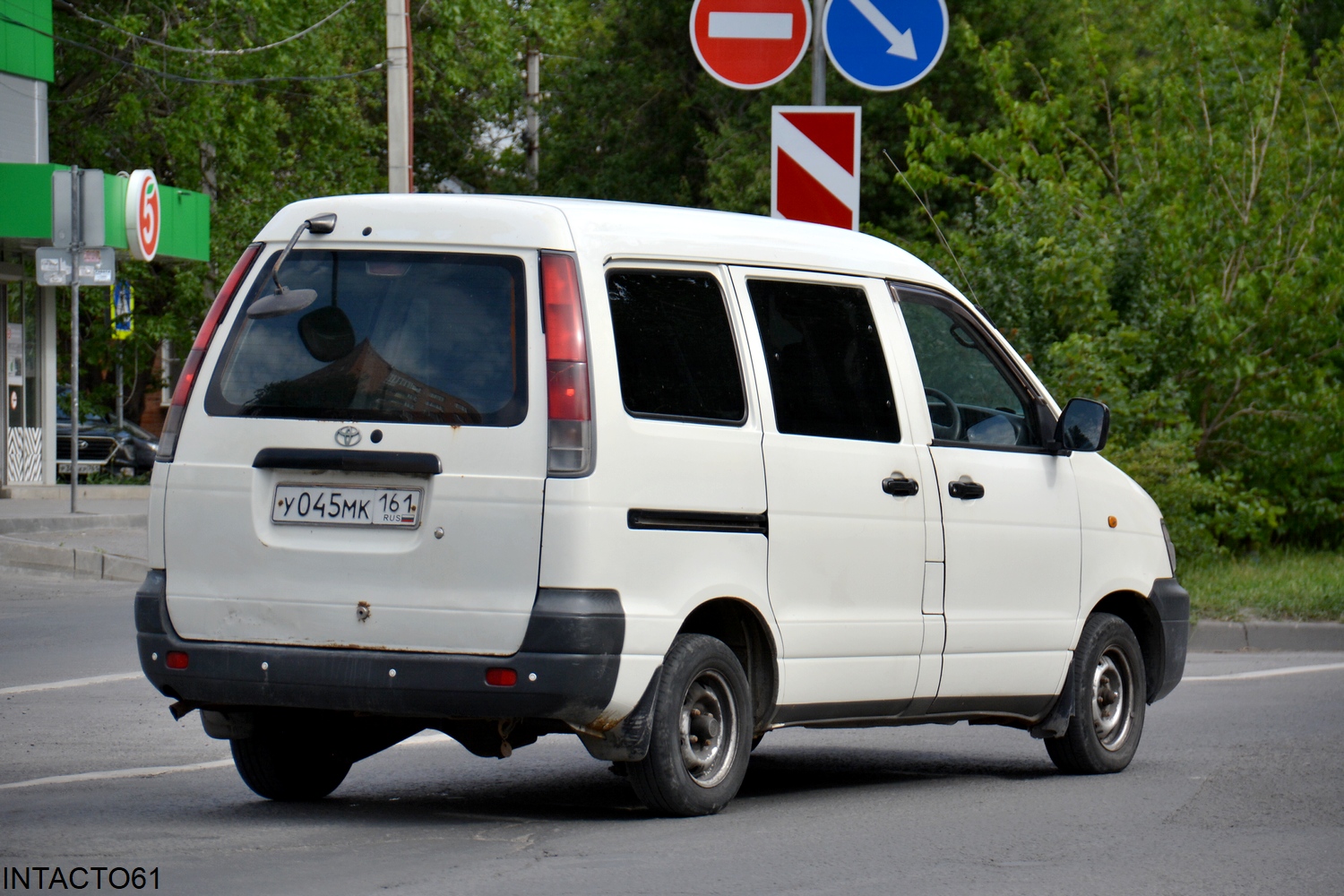 Ростовская область, № У 045 МК 161 — Toyota LiteAce Noah (R40/R50) '96-01