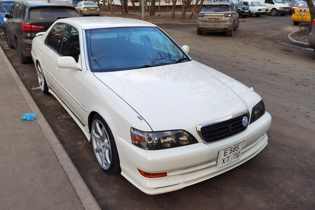 Московская область, № Е 585 ХТ 790 — Toyota Cresta (X100) '96-01
