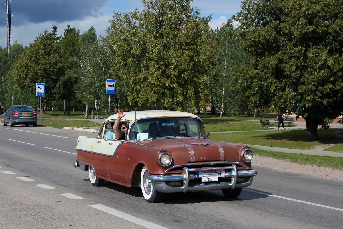 Литва, № 1832 CH — Pontiac Chieftain (2G) '55-57; Литва — Nesenstanti klasika 2024