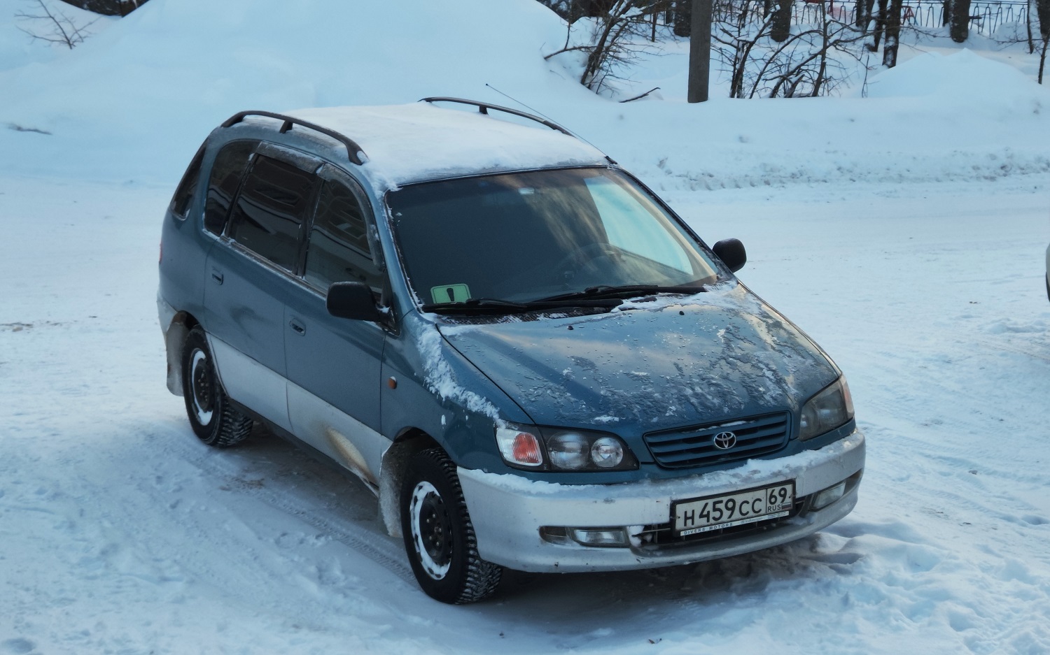 Тверская область, № Н 459 СС 69 — Toyota Picnic (M10) '96-01