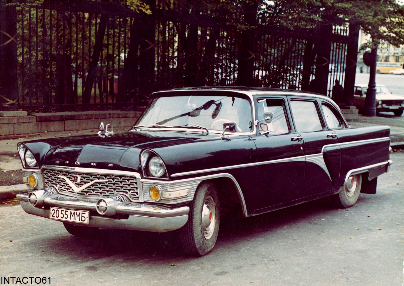 Москва, № 2055 ММБ — ГАЗ-13 Чайка '59-81; Исторические фотографии (до 2000 года) (Москва)